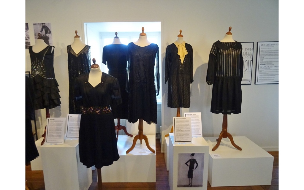 Den_lille_sorte_kjole_-_Coco_Chanel_design.jpg